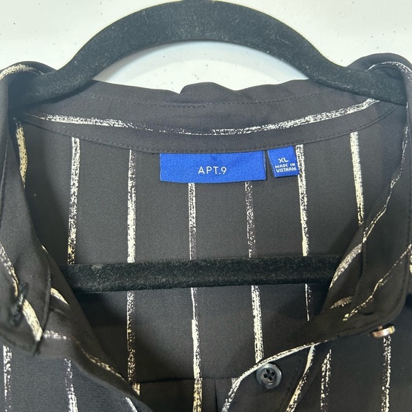 APT.9 Black Shirt with White Stripes. Sleeveless. Sheer. Career. Casual. Size XL - Picture 2 of 7